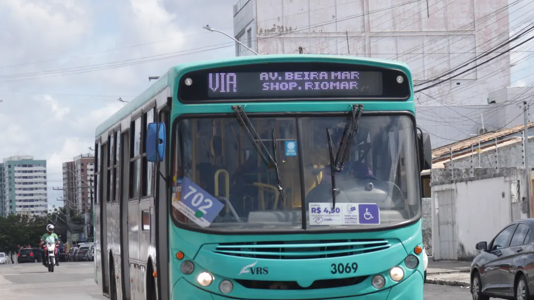 Ônibus da VRS em operação no sistema de transporte coletivo de Aracaju