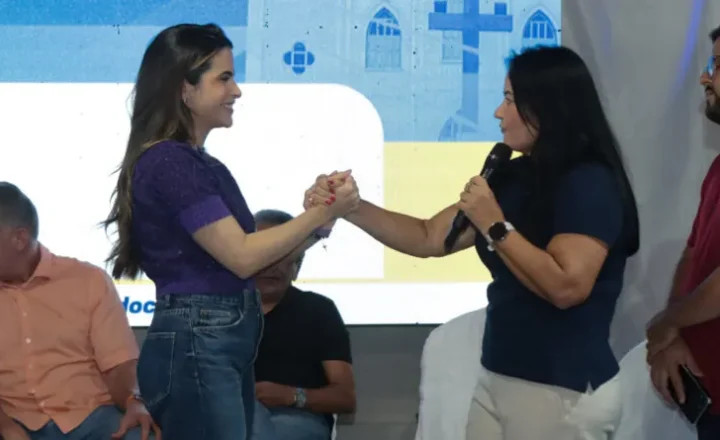Siriri: prefeita Daiane reúne grupo político e apresenta a deputada federal Yandra Moura
