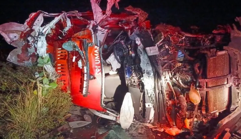MOTORISTA DE AMBULÂNCIA DO SAMU MORRE APÓS ACIDENTE NA SE-230