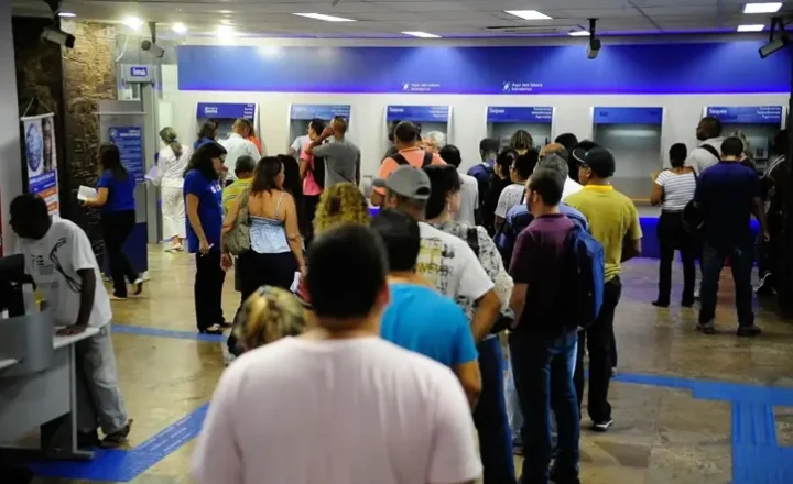 Bancários farão paralisação de 24 horas nesta quinta-feira