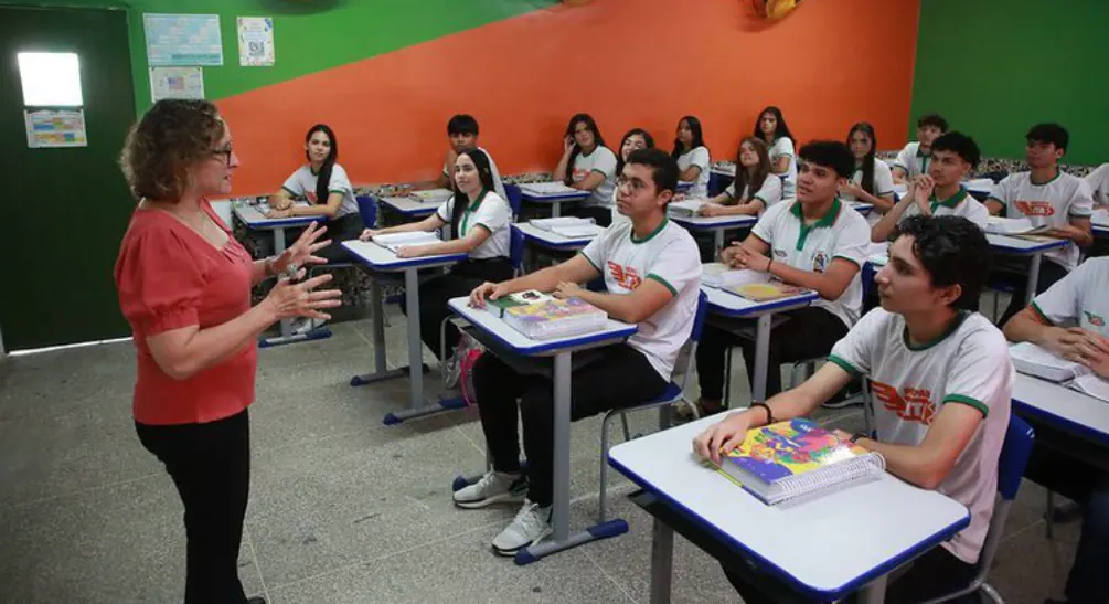 Capes abre 4 mil vagas de mestrado para educadores da rede pública