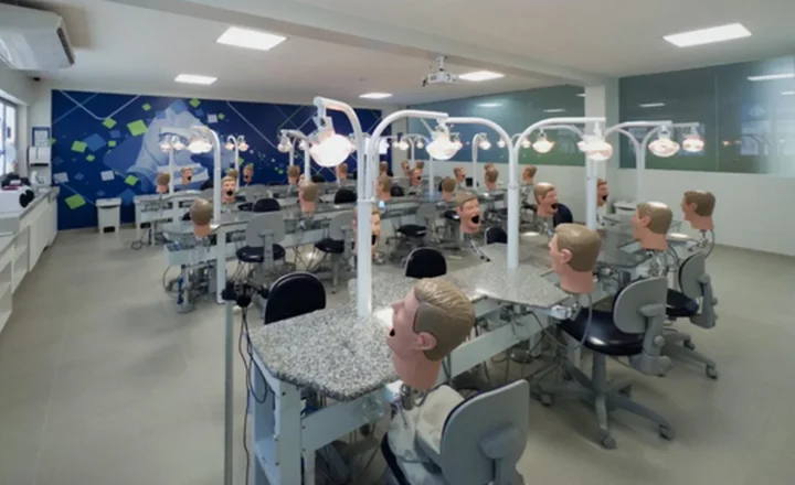 Estácio lança curso de Odontologia com foco em tecnologia e prática