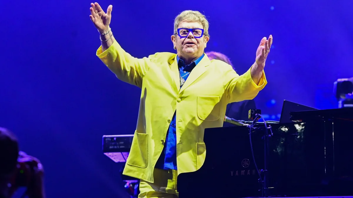 Aos 79 anos, Elton John esquece aposentadoria em show no Rock in Rio com baladas imbatíveis - G1