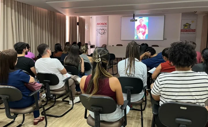ARACAJU CAPACITA PROFISSIONAIS SOBRE SINAIS DE CÂNCER INFANTIL
