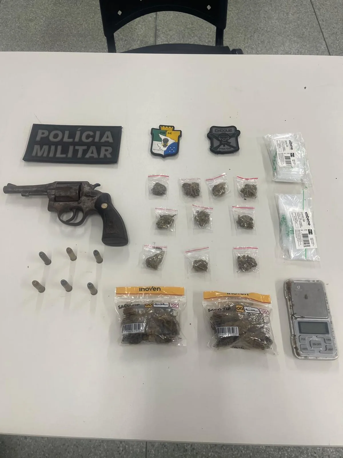 BPChoque divulga prisões e apreensões de drogas, arma e munições em ações na capital