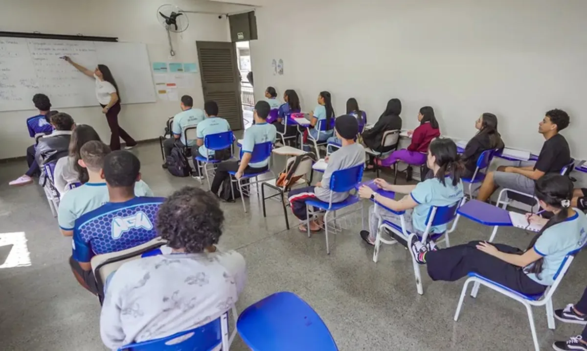 Brasil melhora desempenho escolar no longo prazo, mas patamar é baixo