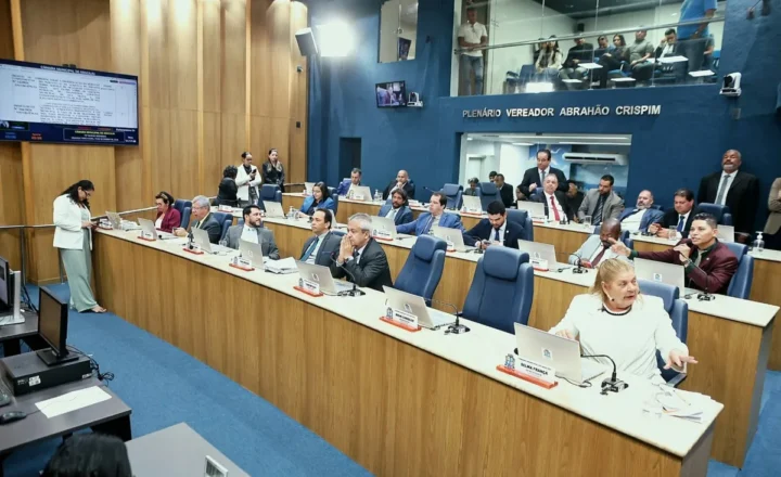 CÂMARA APROVA ISS ZERO PARA ÔNIBUS POR 24 MESES