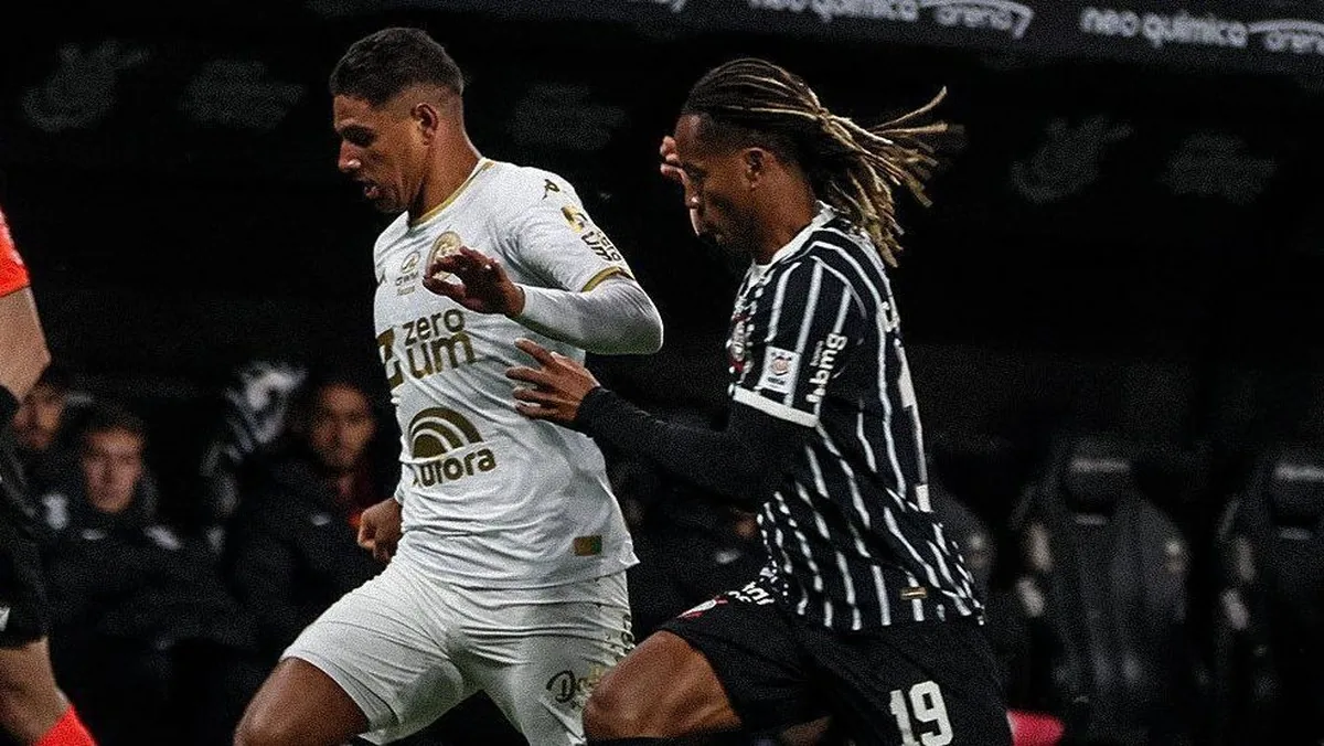 Corinthians é surpreendido pela lanterna Chapecoense e perde no Brasileirão - cnnbrasil.com.br