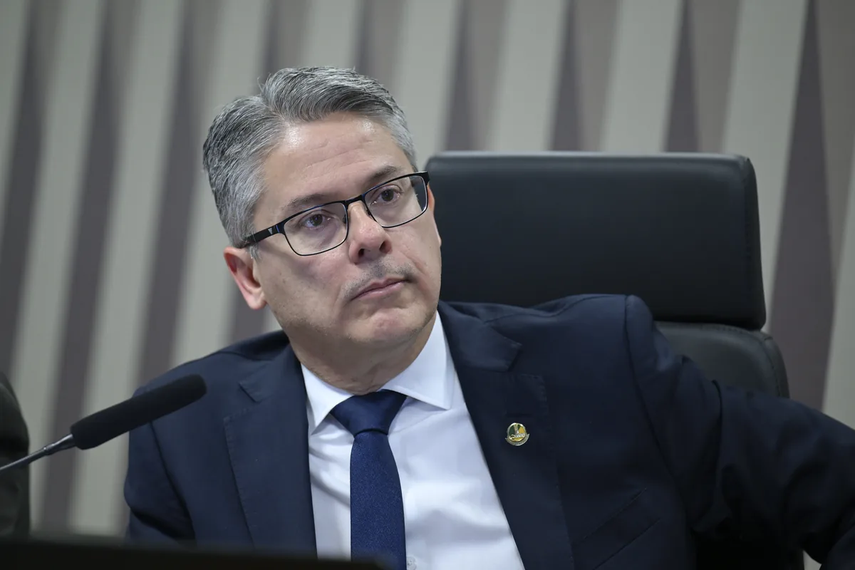 Delegado Alessandro conduz debate no Senado sobre impactos das bets e anuncia avanço na análise de projeto