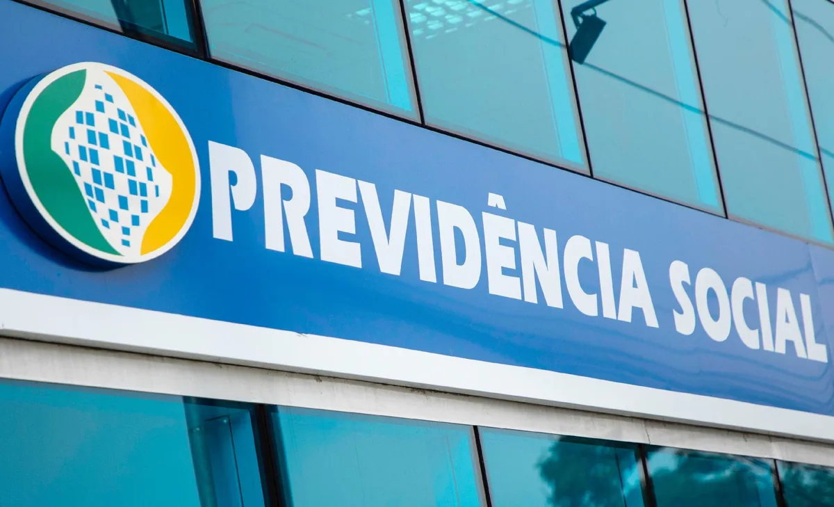 É promulgada lei para diminuir filas do INSS