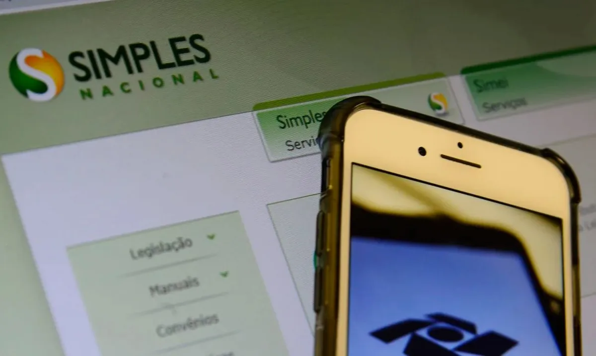 Empresas têm até 30 de setembro para definir como recolher IBS e CBS no Simples Nacional