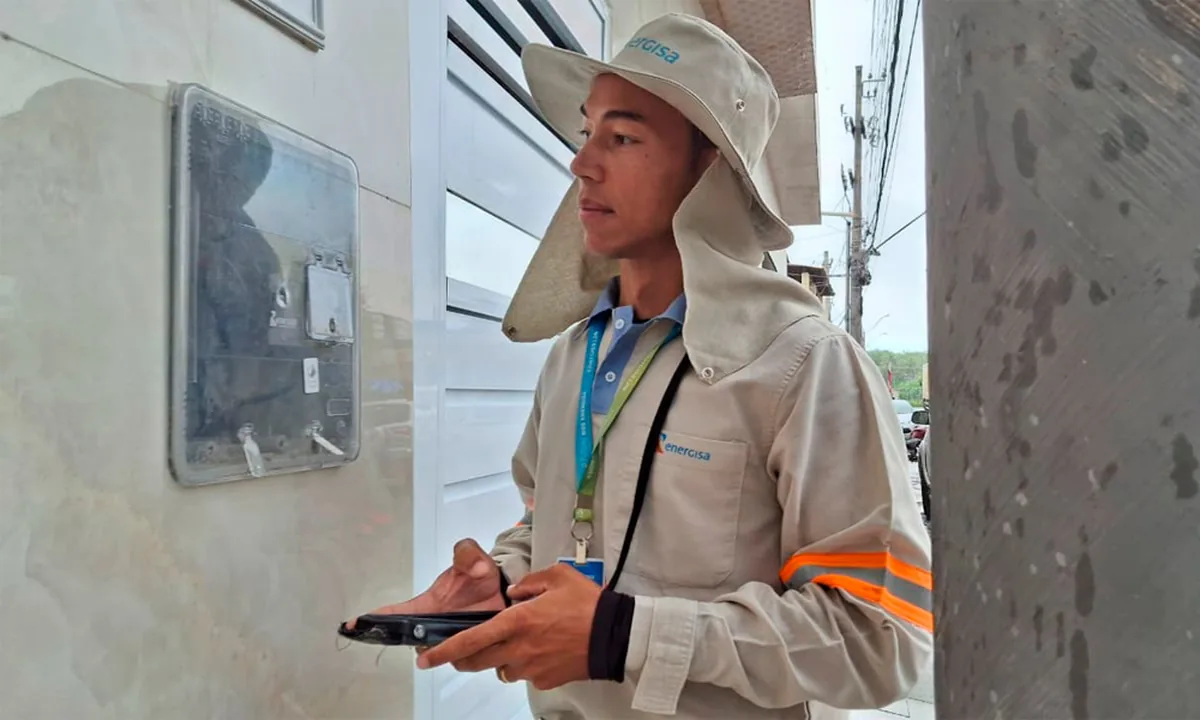 Energisa orienta clientes a não fixarem adesivos nas caixas de energia