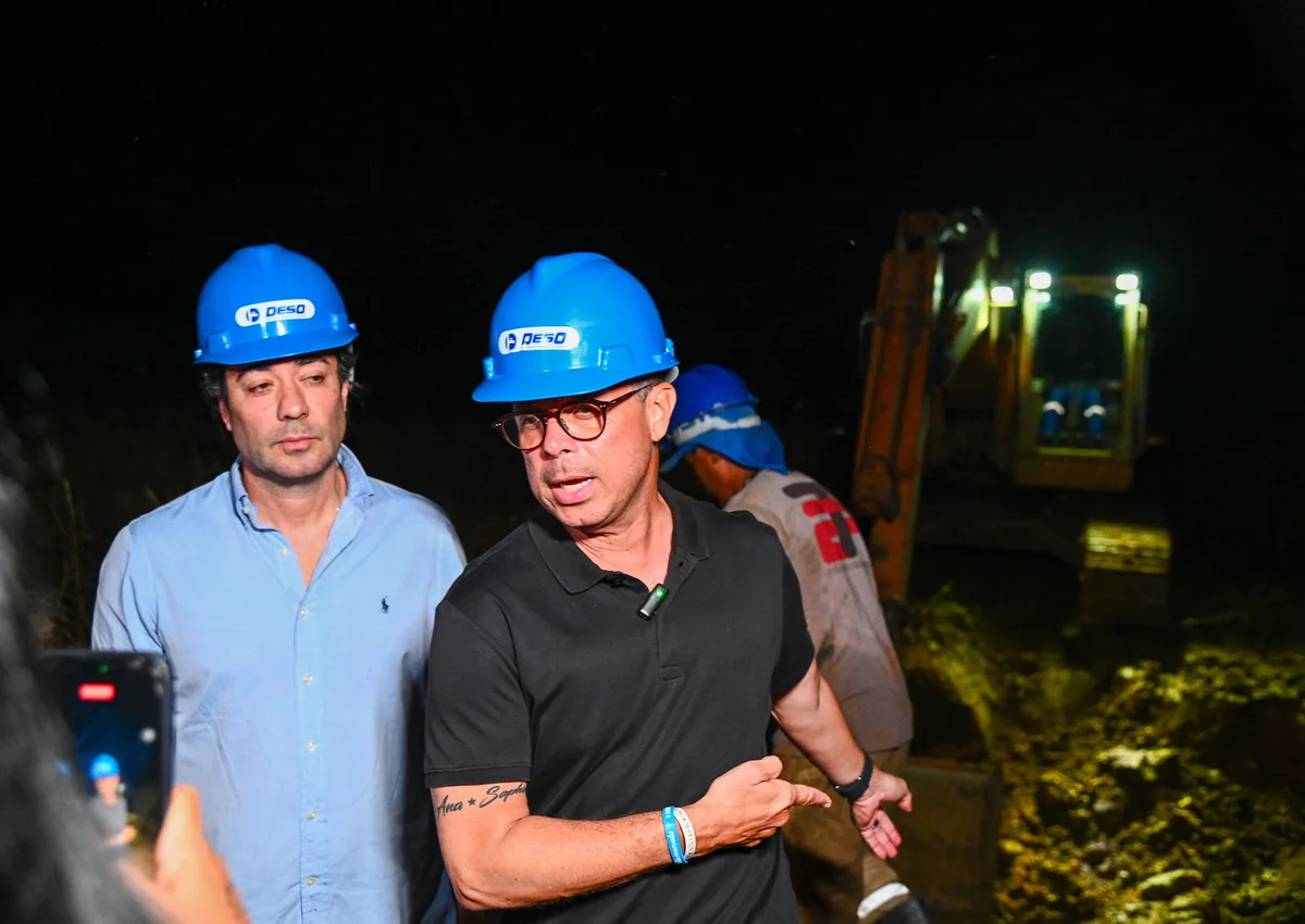 Fábio Mitidieri acompanha trabalho da Deso após rompimento da Adutora do São Francisco