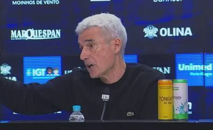 Luís Castro discute com jornalista em coletiva: "Sei que o que vende é sangue"