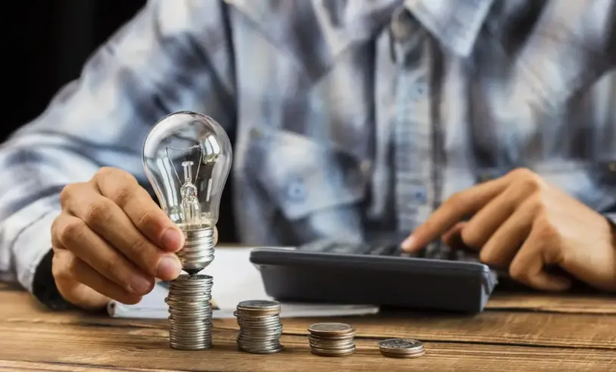 Pequenos negócios poderão escolher fornecedor de energia elétrica a partir de 2027