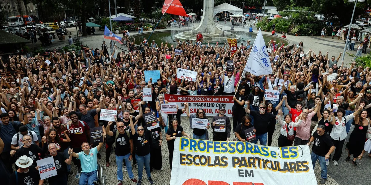 Professores de escolas particulares do Rio fazem greve de 24 horas - Agência Brasil