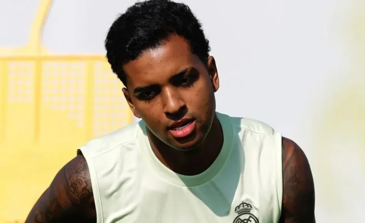 Rodrygo avança na recuperação, fica fora contra o Betis e é inscrito na Champions