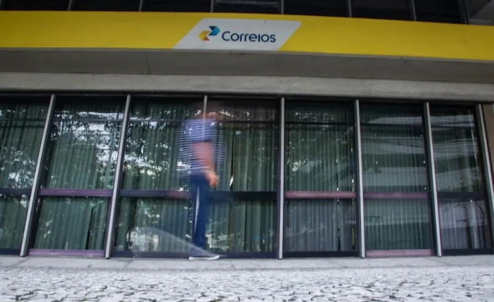 Trabalhadores dos Correios entram em greve por tempo indeterminado