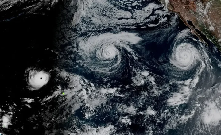 Três furacões avançam ao mesmo tempo sobre o oceano Pacífico - Diário do Nordeste