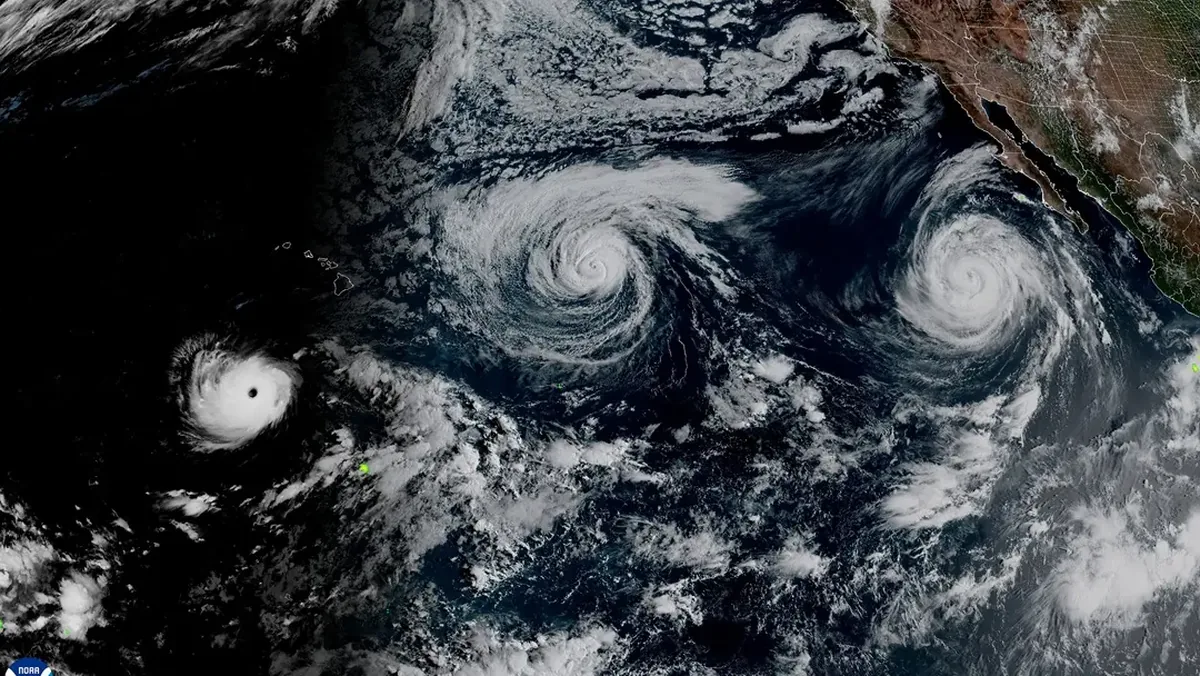 Três furacões avançam ao mesmo tempo sobre o oceano Pacífico - Diário do Nordeste