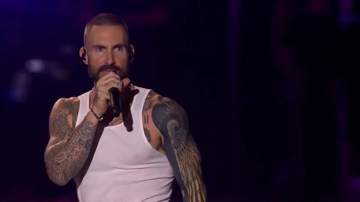 Web baba pelo vocalista do Maroon 5 no Rock in Rio: 'Adam Levine, como sempre, sendo um grande gostoso' - Gshow