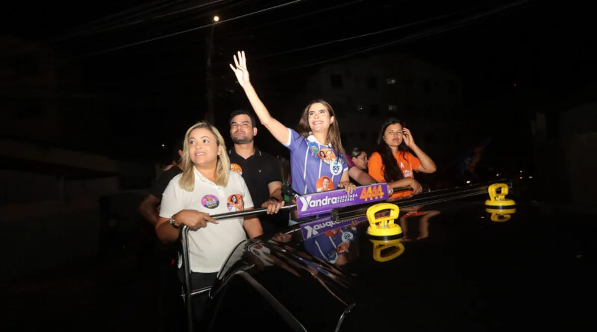 Yandra Moura leva minicarreata ao Orlando Dantas e amplia campanha em Aracaju