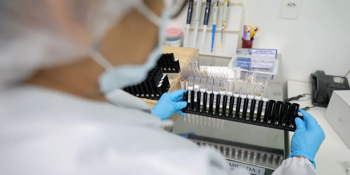 Malária: Anvisa autoriza teste em humanos de vacina 100% brasileira - Agência Brasil