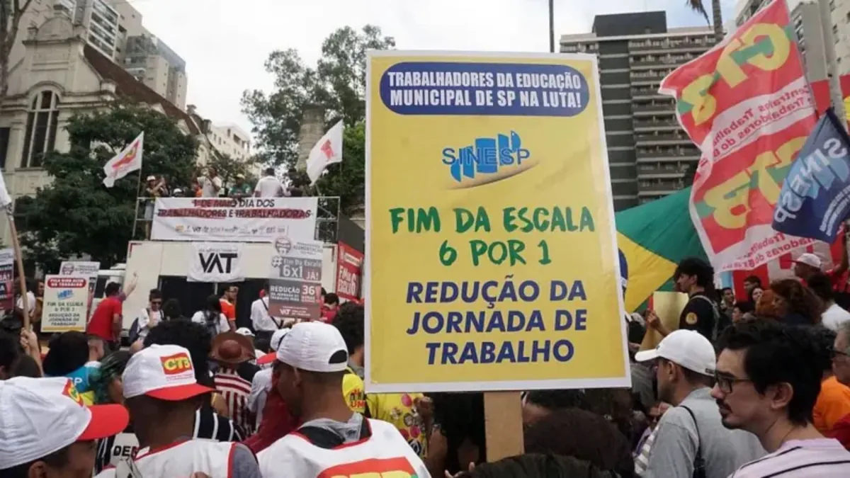 Fim da escala 6x1 é 'vitória' e dá 'impulso eleitoral' para Lula, destaca imprensa internacional - G1