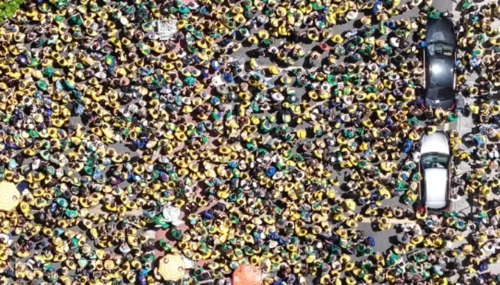 No ápice, ato de Flávio Bolsonaro na Paulista reúne 71,9 mil pessoas, segundo metodologia da USP - G1