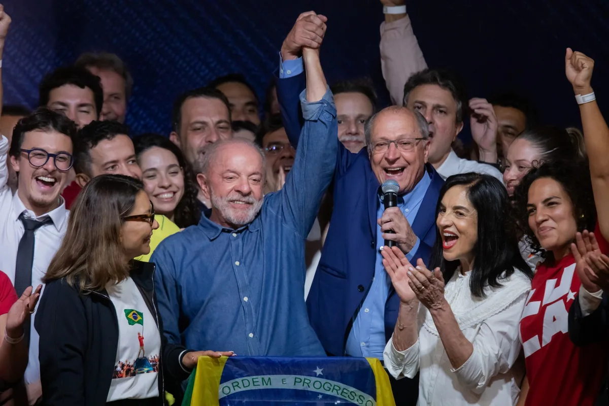Bolsa Família conecta Lula a evangélicos, e petista avança nas cidades dependentes do auxílio com mais fiéis - O GLOBO