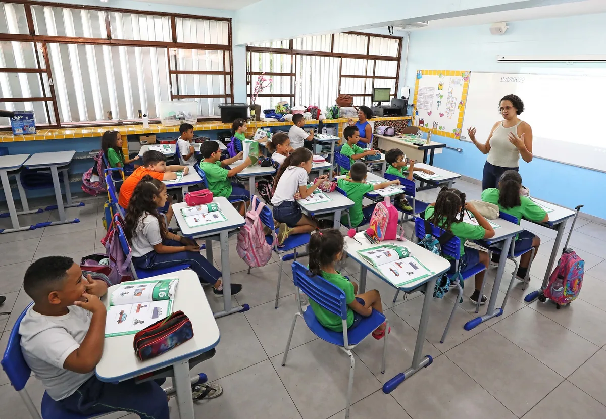 Prefeitura de BH e governo de MG abrem cadastro escolar de 2027 nesta terça-feira; veja como fazer - G1
