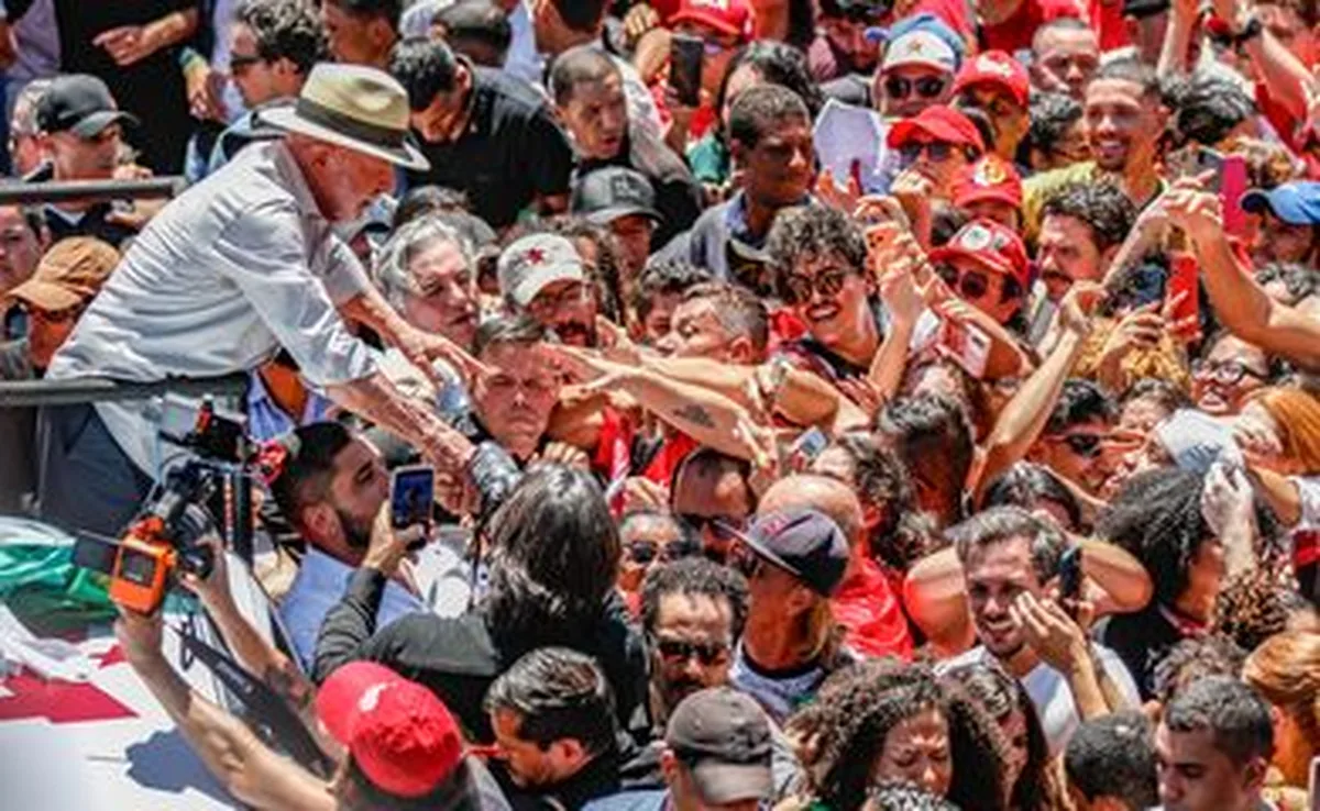 Brasília - 09/10/2026 - O Presidente da República, Luiz Inácio Lula da Silva, durante ato de campanha na Ceilândia, durante o evento