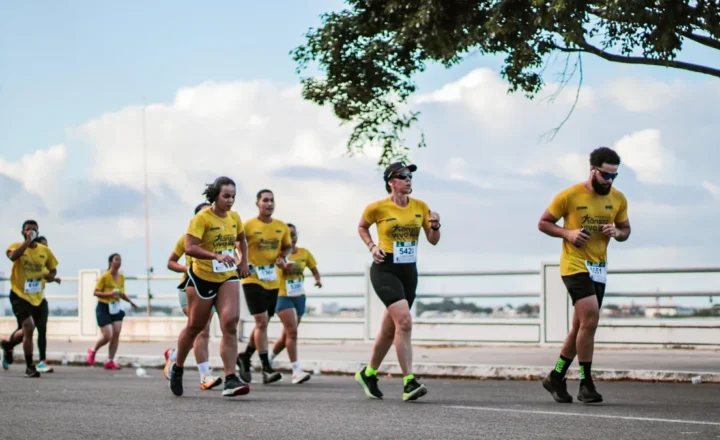 Corridas e evento religioso provocam bloqueios no trânsito de Aracaju neste sábado