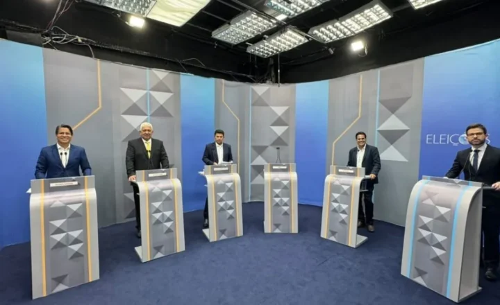 DEBATE EM SERGIPE TEM CRÍTICAS À GESTÃO E AUSÊNCIA DE FÁBIO