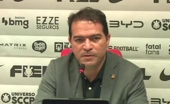 Marcelo Paz anuncia saída de Fernando Diniz do Corinthians