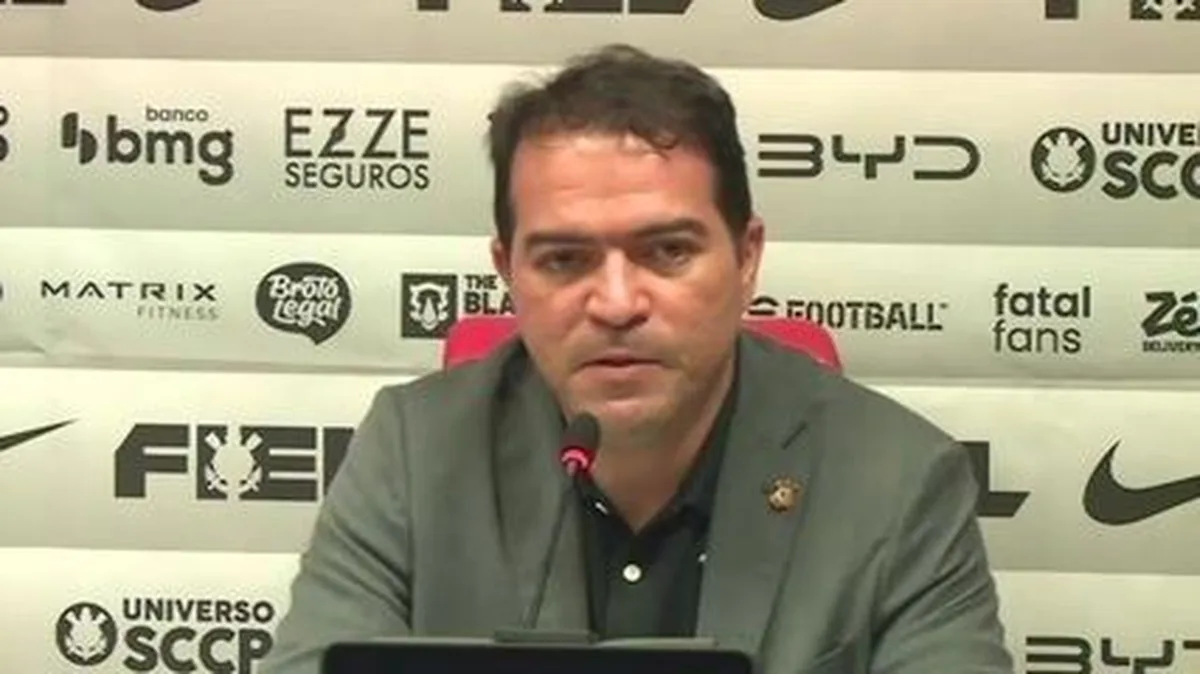 Marcelo Paz anuncia saída de Fernando Diniz do Corinthians