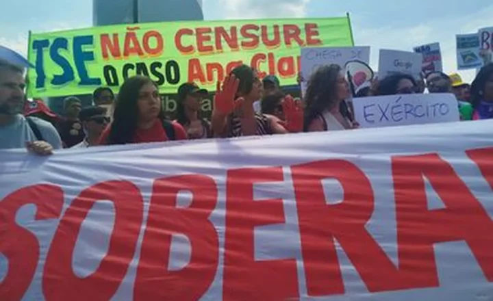 Brasília (DF), 03/10/2026 - Caso Ana Clara: ativistas protestam no TSE contra decisão de Mendonça. Foto: Luiz Claudio Ferreira/Agência Brasil