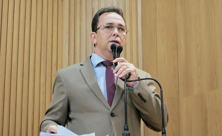 Fábio Meireles (PDT) defende vacinação itinerante em escolas e creches de Aracaju e reapresenta projeto de sua autoria