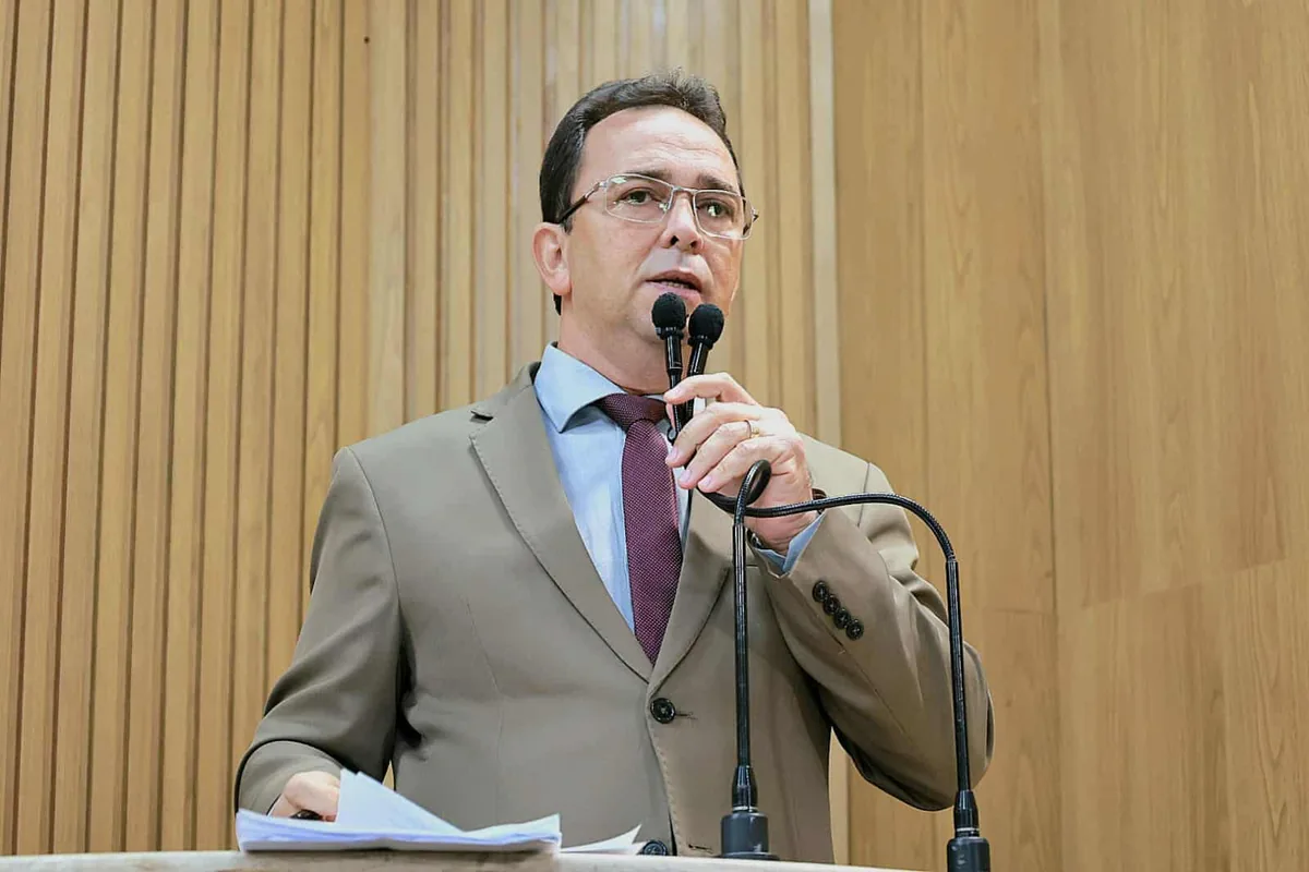 Fábio Meireles (PDT) defende vacinação itinerante em escolas e creches de Aracaju e reapresenta projeto de sua autoria