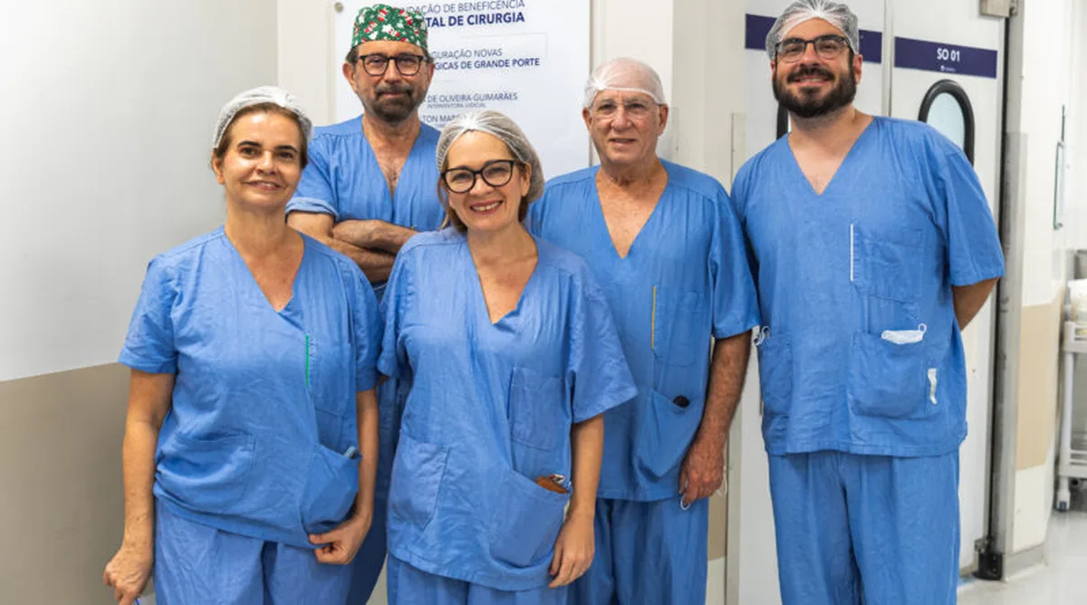 Hospital de Cirurgia recebe grupo nacional especializado para cirurgia de malformação rara em criança