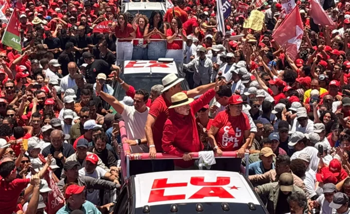 LULA CHEGA AO RN PARA CAMPANHA DO SEGUNDO TURNO
