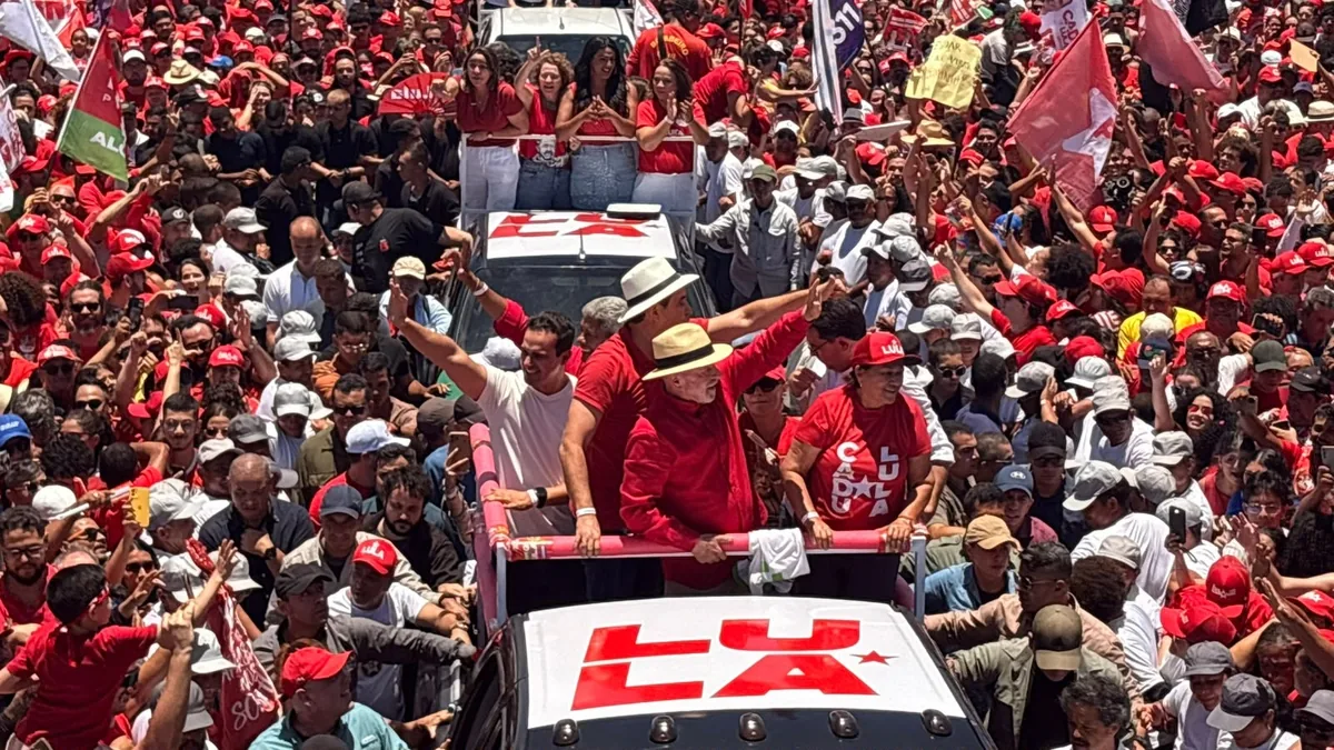 LULA CHEGA AO RN PARA CAMPANHA DO SEGUNDO TURNO