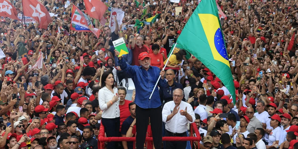 Lula é reeleito presidente do Brasil em virada histórica - Agência Brasil