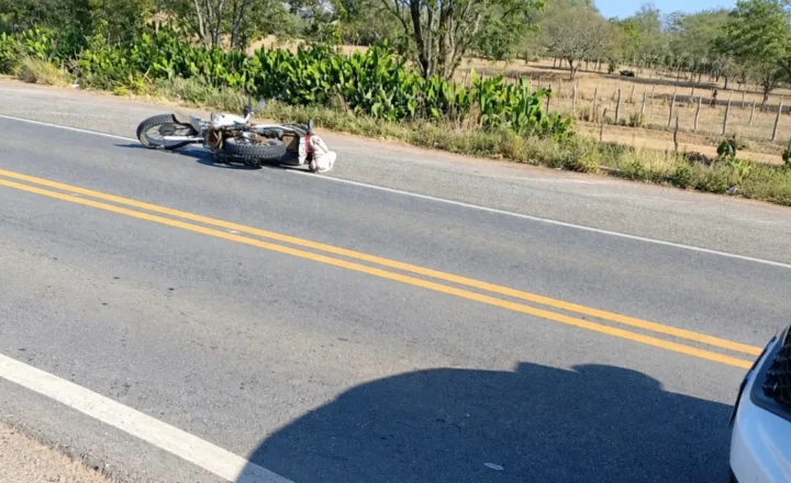 Motociclista morre após colisão com carro na BR-235, em Frei Paulo
