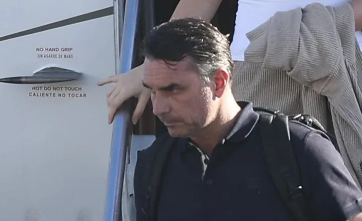 Flávio Bolsonaro chega a Miami, nos Estados Unidos