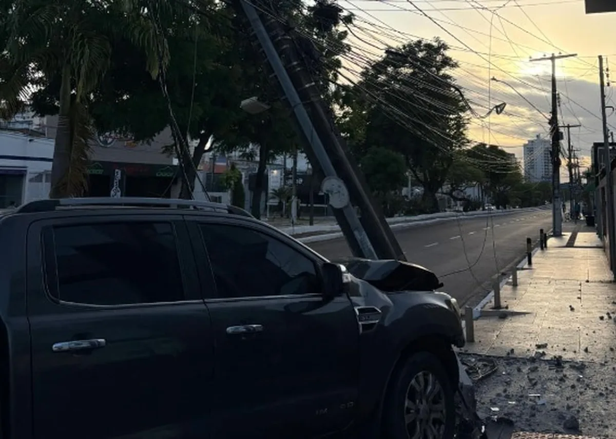Ocorrências de colisões de veículos em postes aumentam 21% em Sergipe