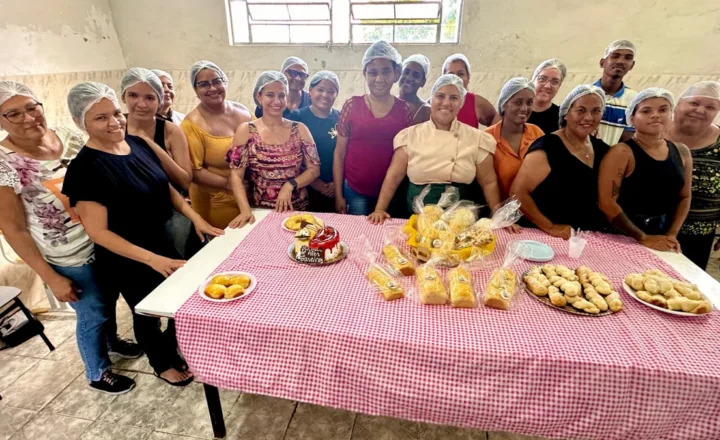 Oficina da Fundat transforma interesse pela cozinha em oportunidade de renda no Santos Dumont