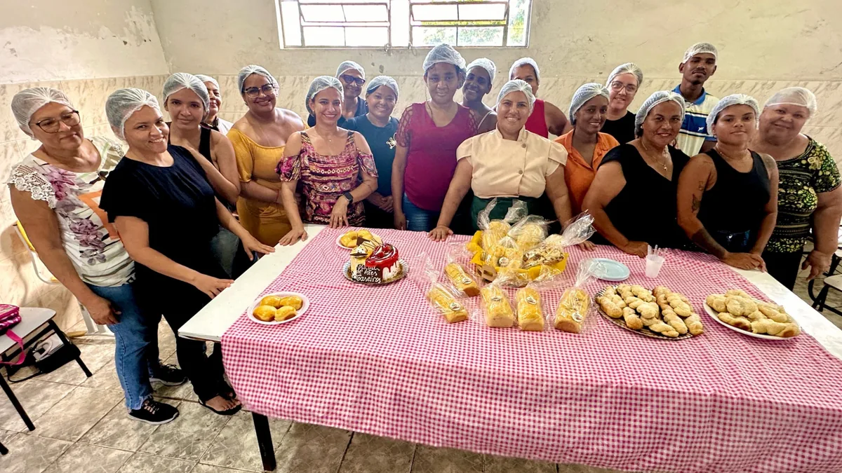 Oficina da Fundat transforma interesse pela cozinha em oportunidade de renda no Santos Dumont