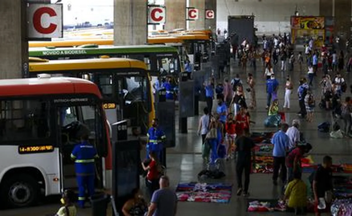 Movimentação na rodoviária do Plano Piloto, em Brasília.