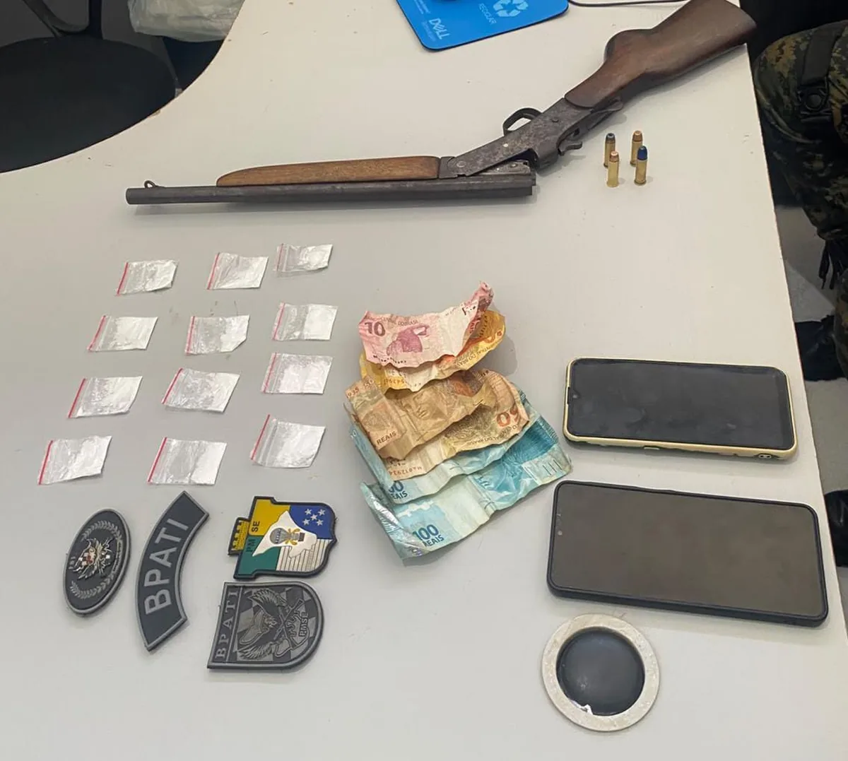 PM prende dupla por suspeita de tráfico de drogas em Boquim